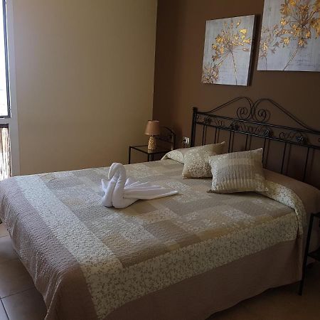 Residencial Cary II - Apartamento Familiar ポリス・デ・アボナ エクステリア 写真